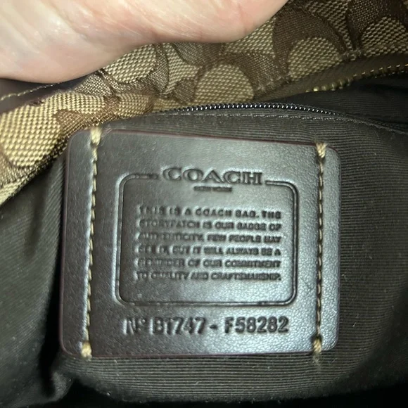 Coach F58282 Vintage Jacquard Tan and Brown Signature Tote - Picture 9 of 9